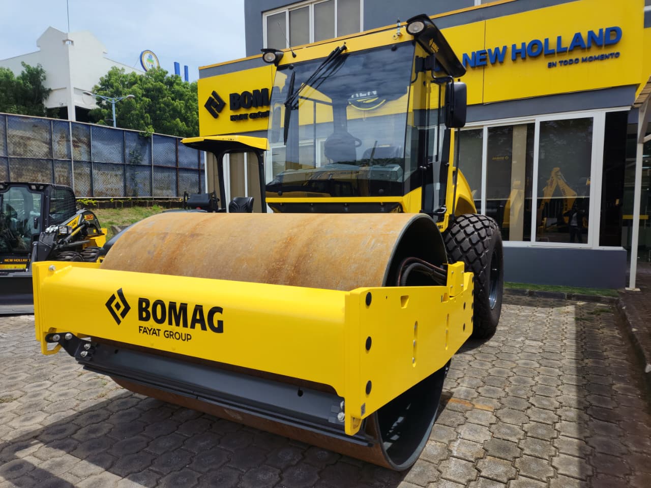 Vibrocompactador BW211 D Cabina Cerrada Bomag - Imagen 4
